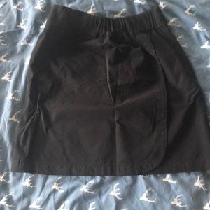 Highly waisted black skirt
